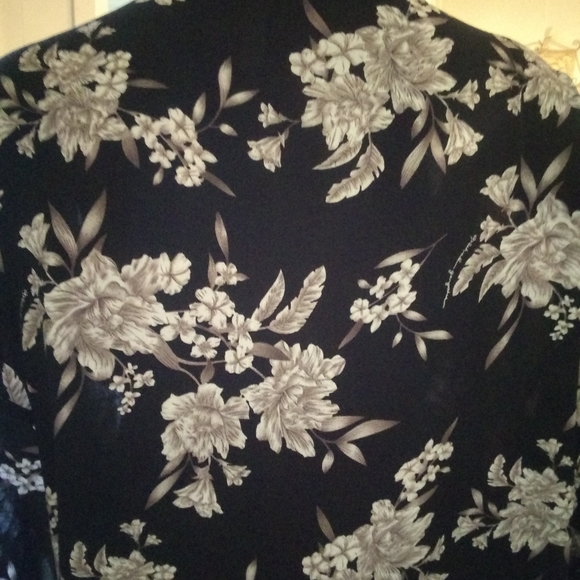 Spiritual Gangster Kimono Wrap - Picture 6 of 8